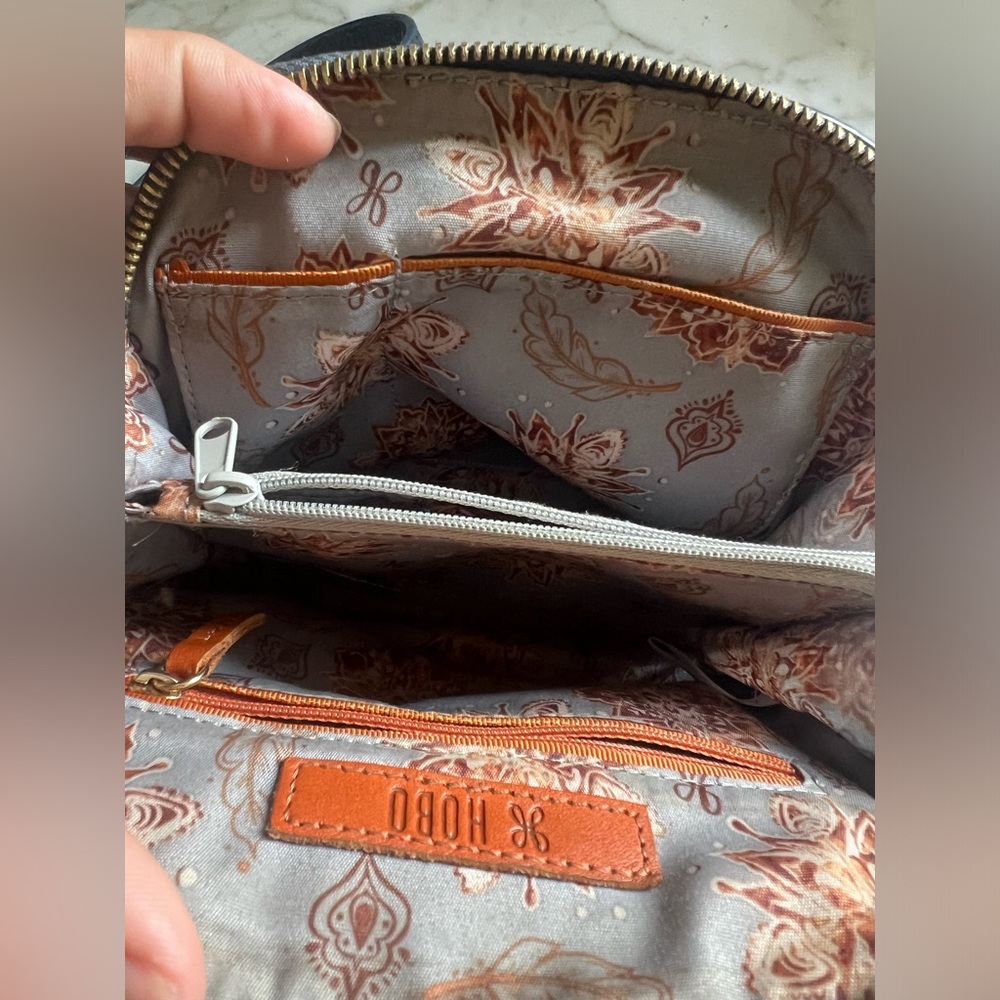 HOBO Nash Crossbody Bag - Picture 3 of 6